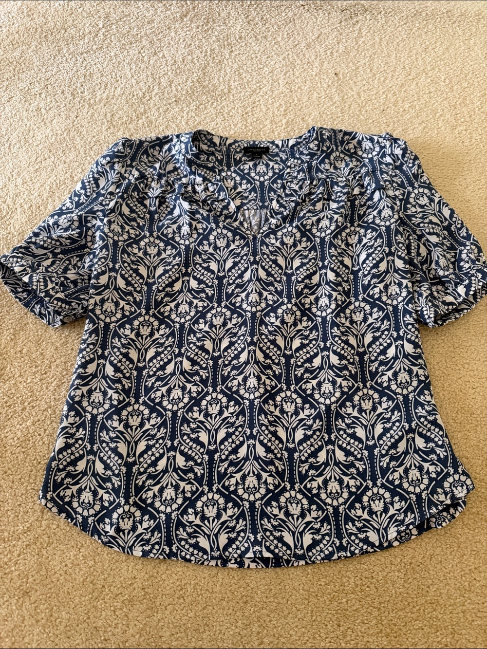 Ann Taylor Factory Blue and White Floral Print Short Sleeve Blouse